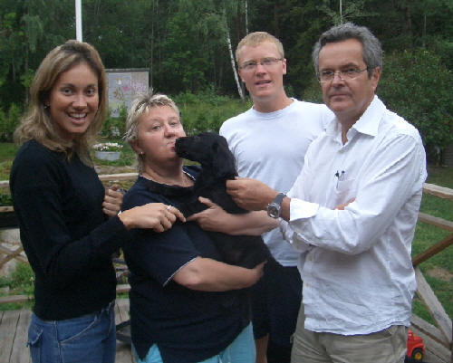 Kira med familjen Larsen